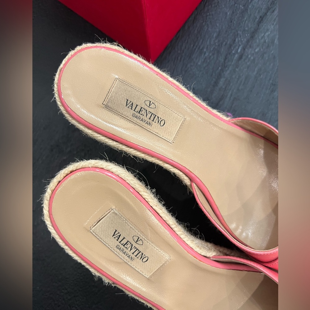 Super cute heeled pink Valentino sandals - Picture 9 of 11